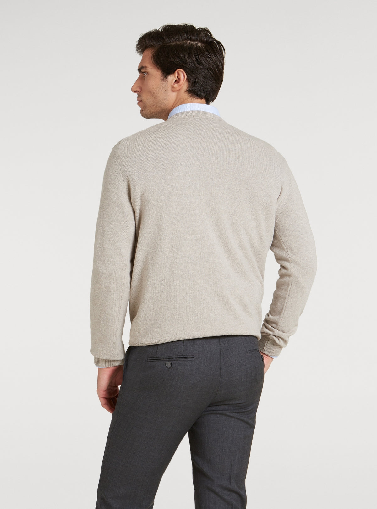 Maglia scollo a V in lana e cashmere.-2